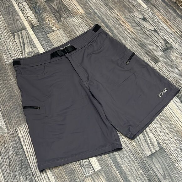 🔥🔥 NRS GUIDE Performance Graphite Gray Cargo Shorts Men Size 34 - PERFECT - Picture 2 of 8